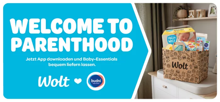 Wolt x budni Eine gepackte Wolt Tüte voller budni Produkte