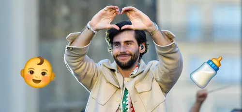Alvaro Soler zeigt mit zwei Händen ein Herz