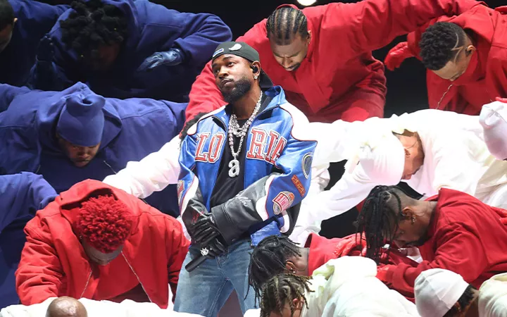 Kendrick Lamar bei der Halftime Show des Super Bowls 2025